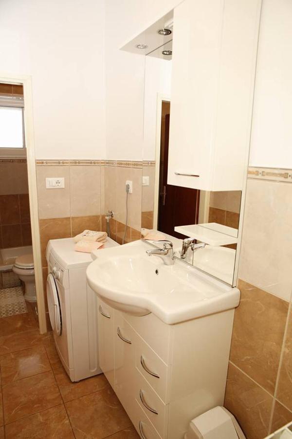 Ivic Apartments Vodice Croatia Eksteriør billede