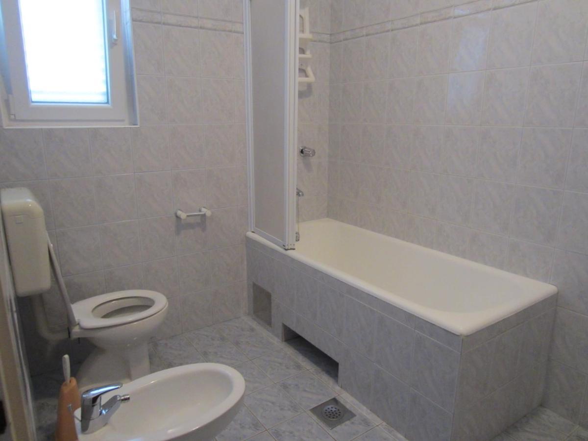 Ivic Apartments Vodice Croatia Eksteriør billede